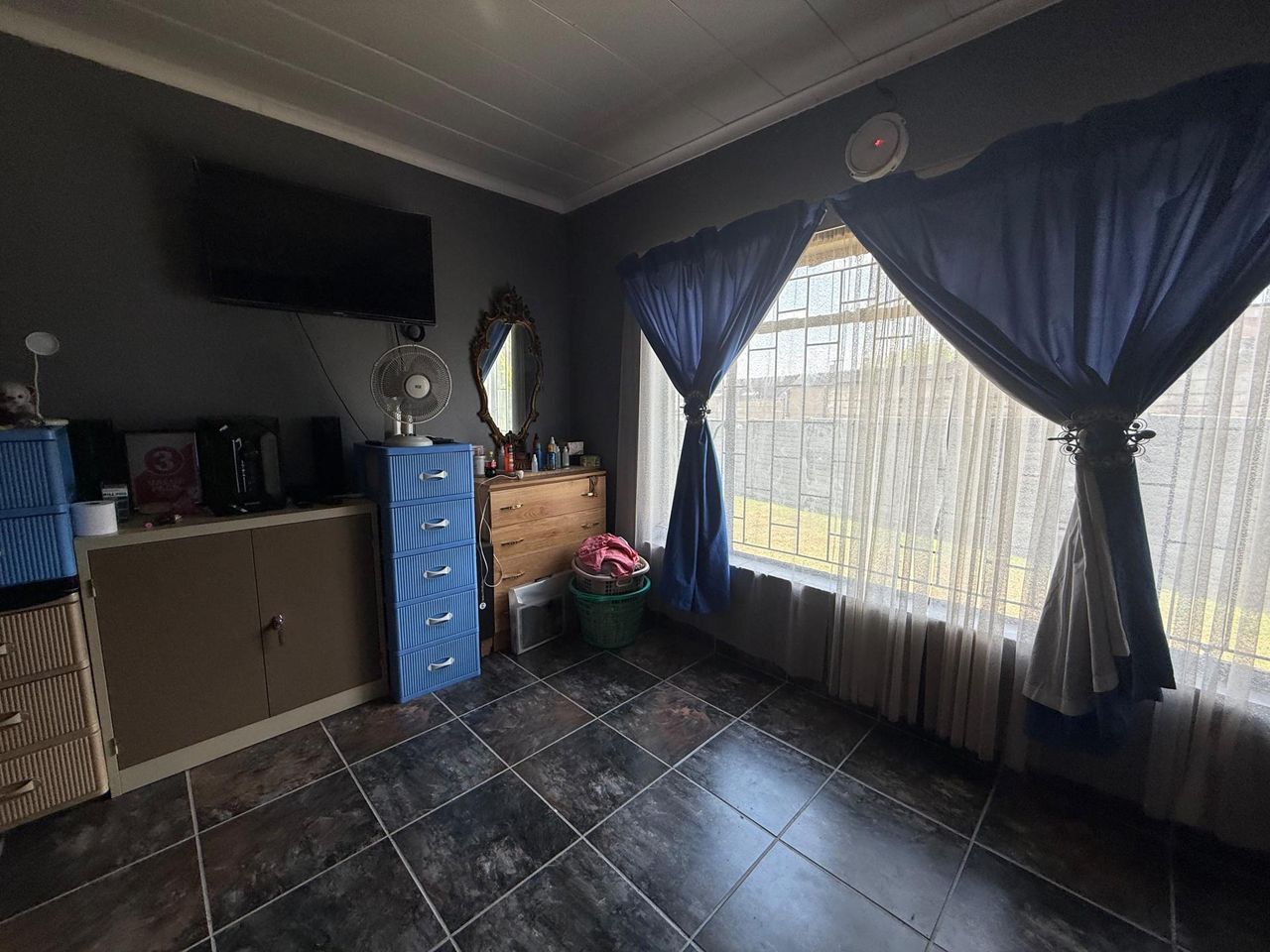 Photo 11 of 30