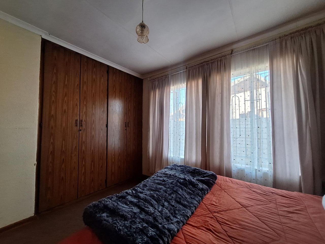 Photo 11 of 24