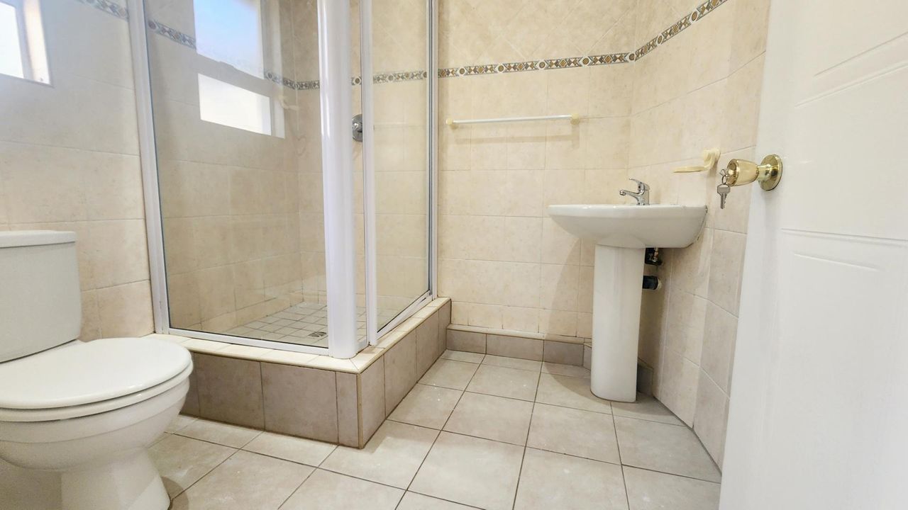 Photo 19 of 21