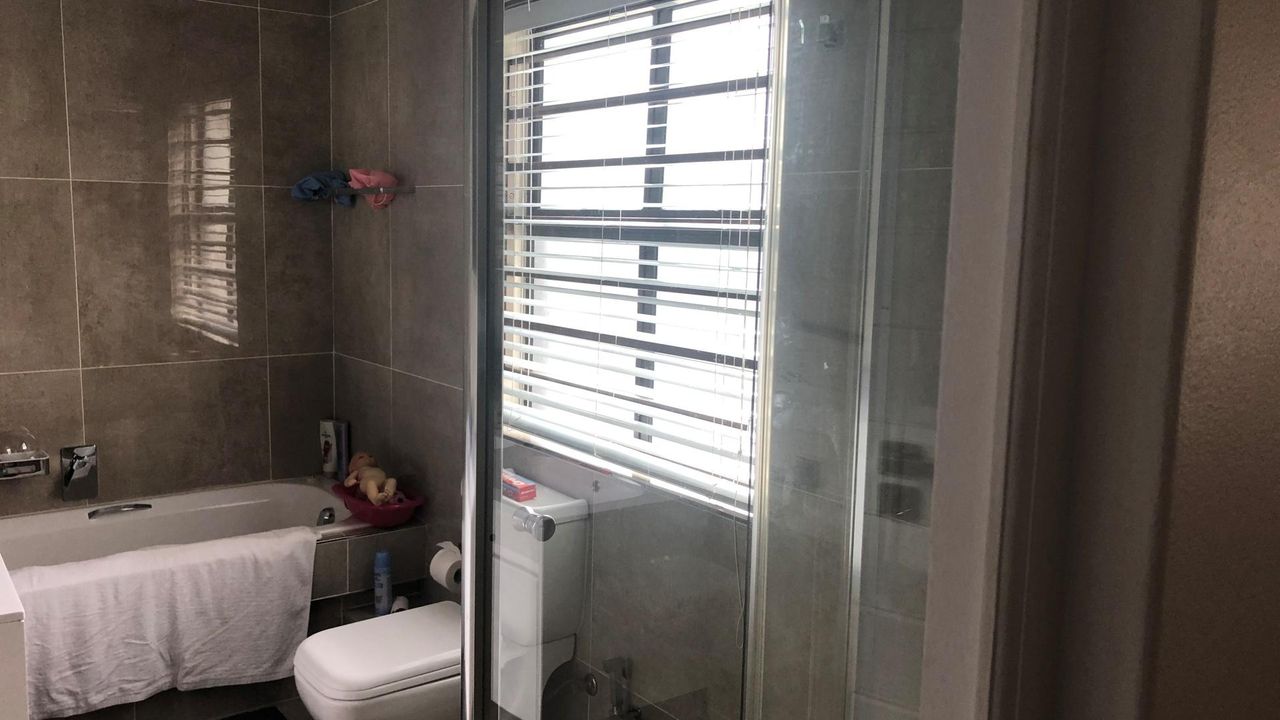 Photo 20 of 21