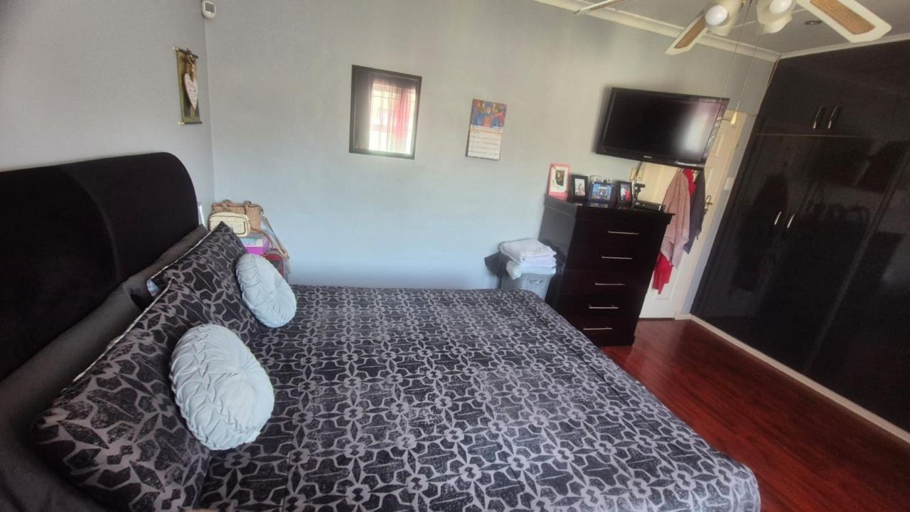 Photo of 4 Bedroom house for sale in Bluff, Durban