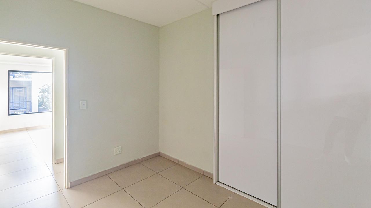 Photo 18 of 22