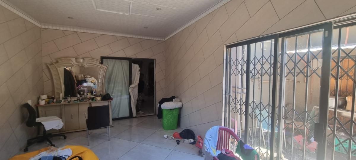 Photo 16 of 21