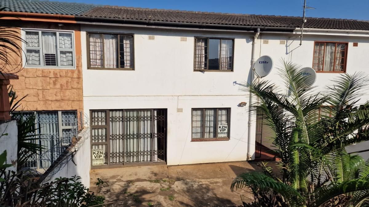 Photo of 3 Bedroom duplex townhouse - freehold for sale in Greenbury, Phoenix