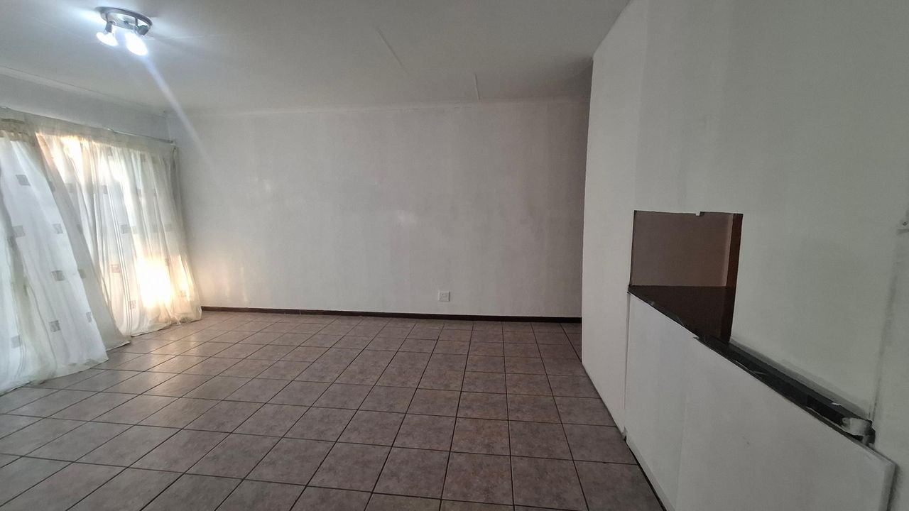 Photo 4 of 14
