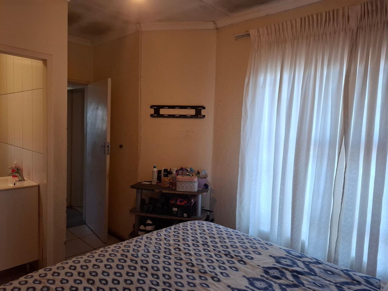 Photo 11 of 20