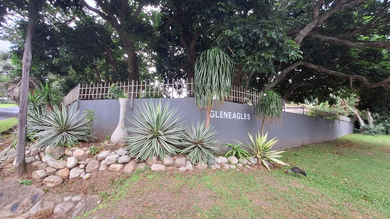 Photo 18 of 27