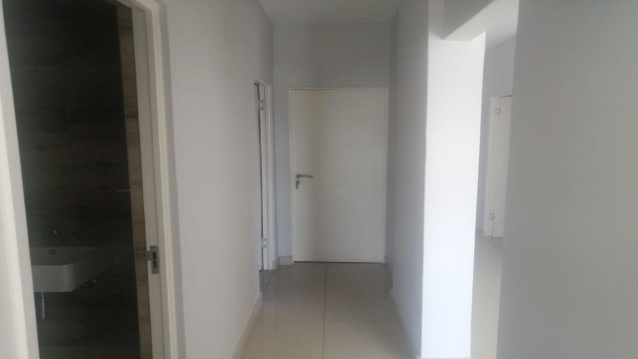Photo 4 of 14