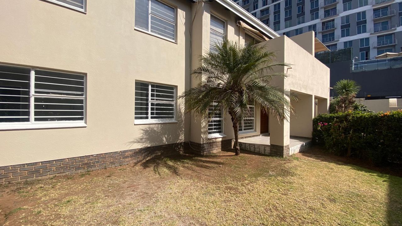 Photo 23 of 25