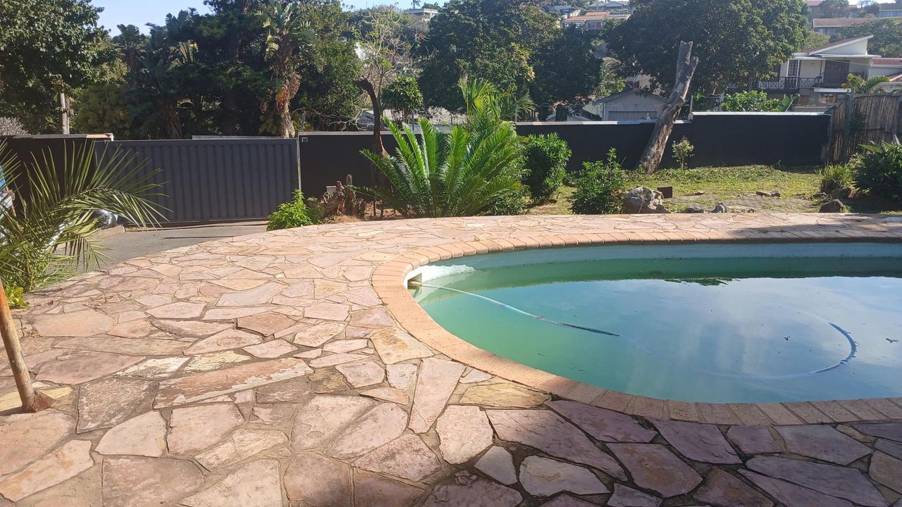 Photo 20 of 27