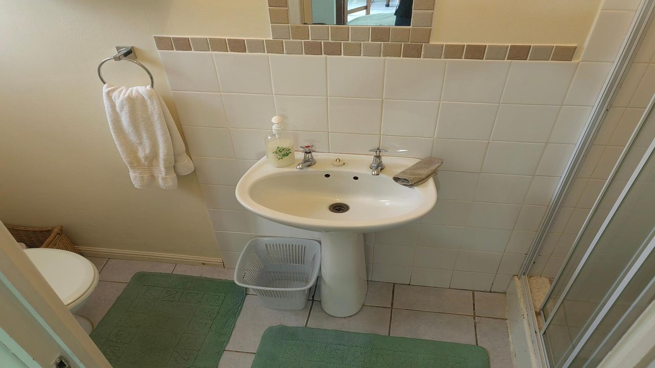 Photo 20 of 27