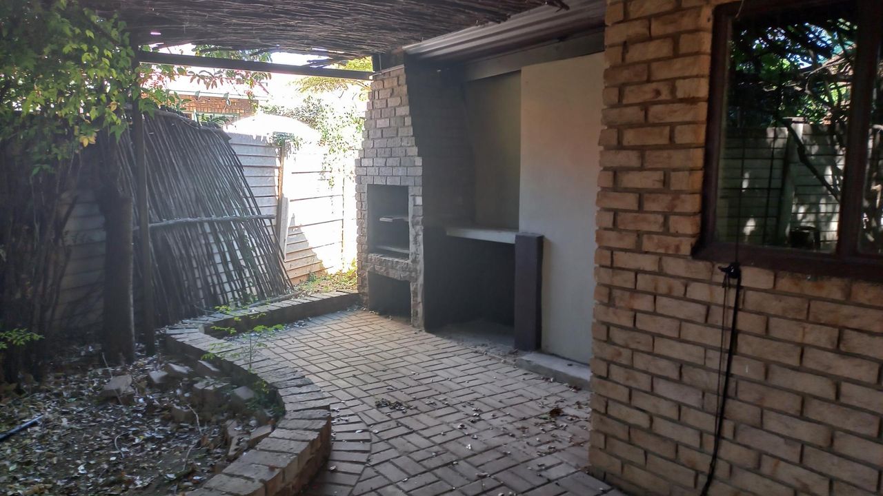 Photo 5 of 34