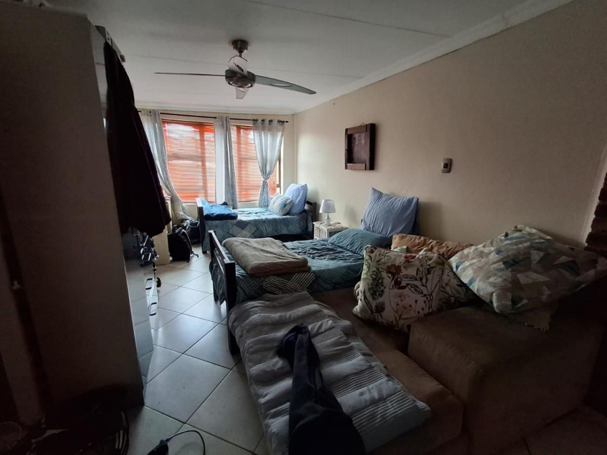 Photo 3 of 14