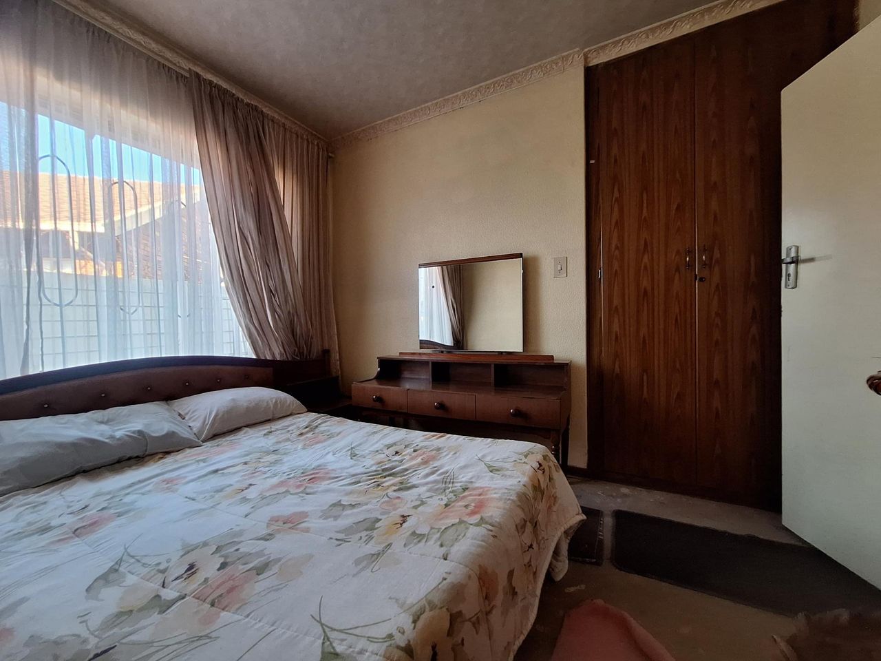 Photo 15 of 24