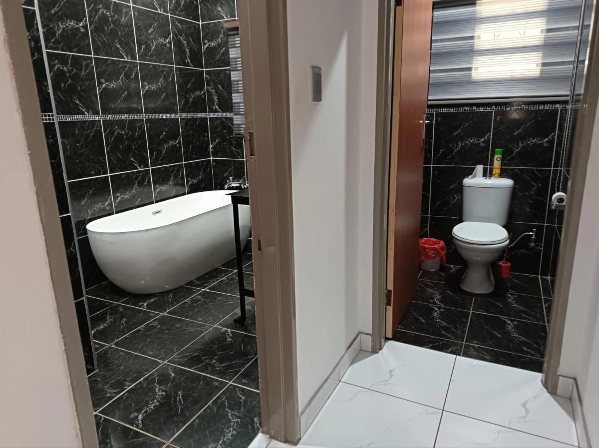Photo 4 of 22