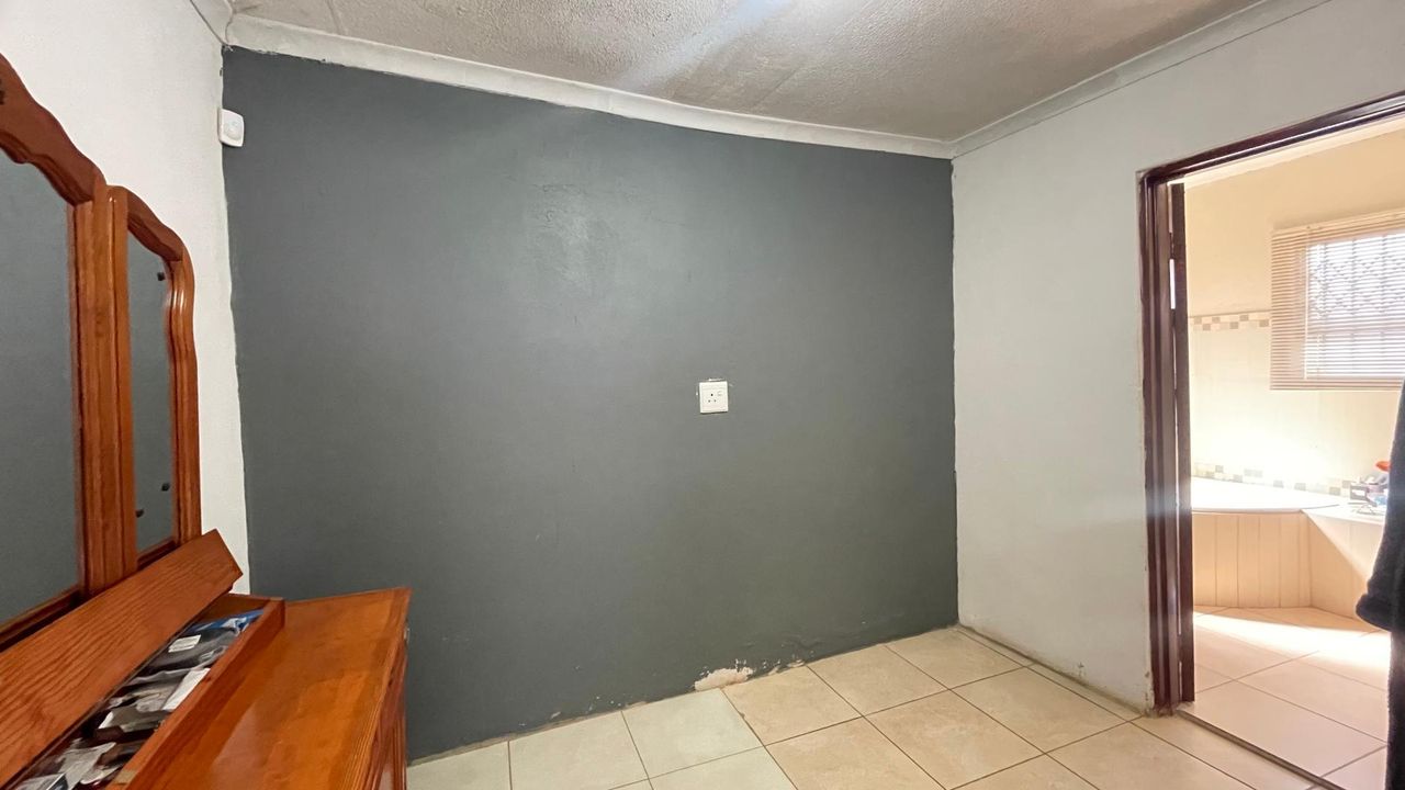 Photo 26 of 38