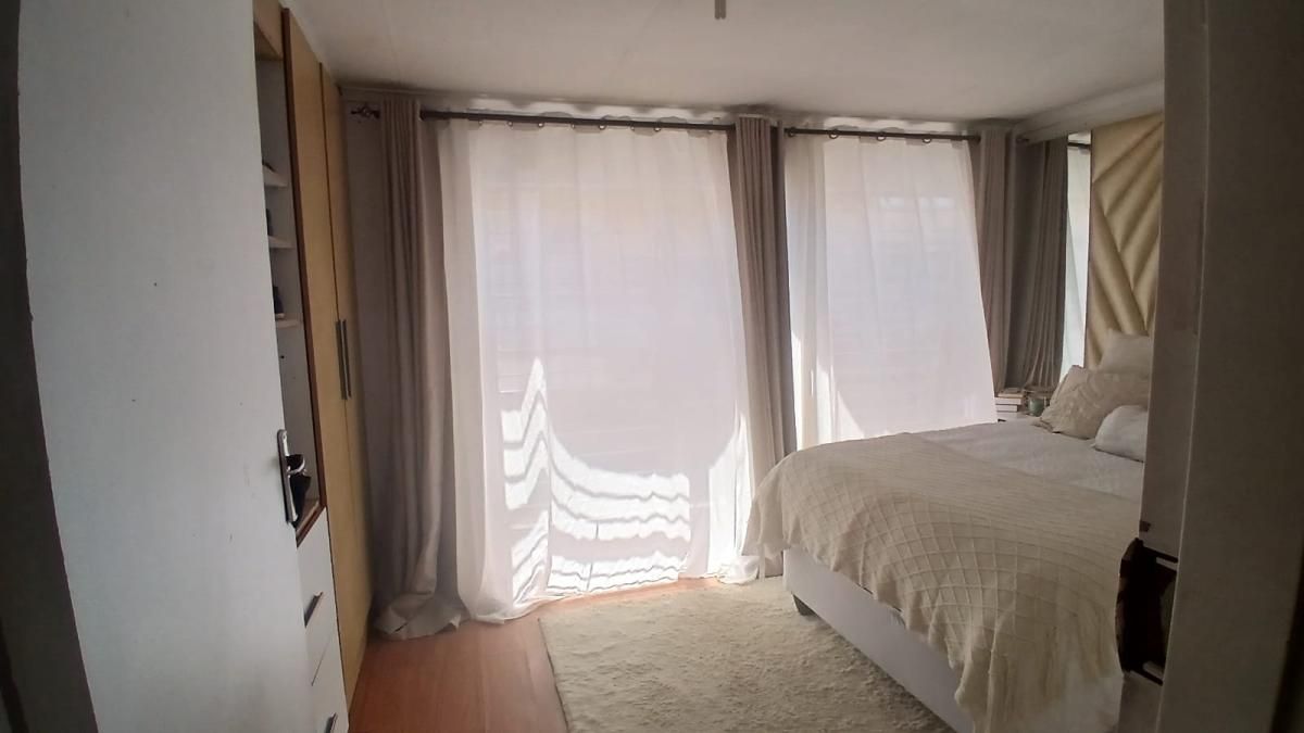 Photo 20 of 23
