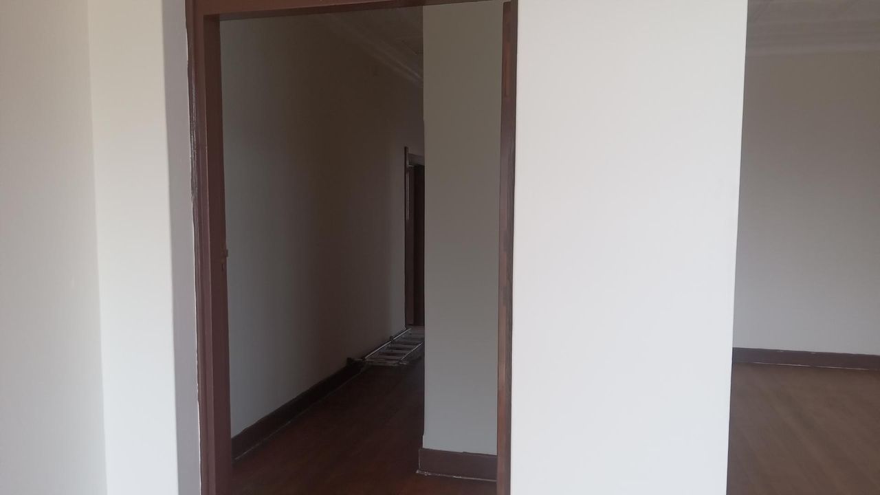 Photo 13 of 28