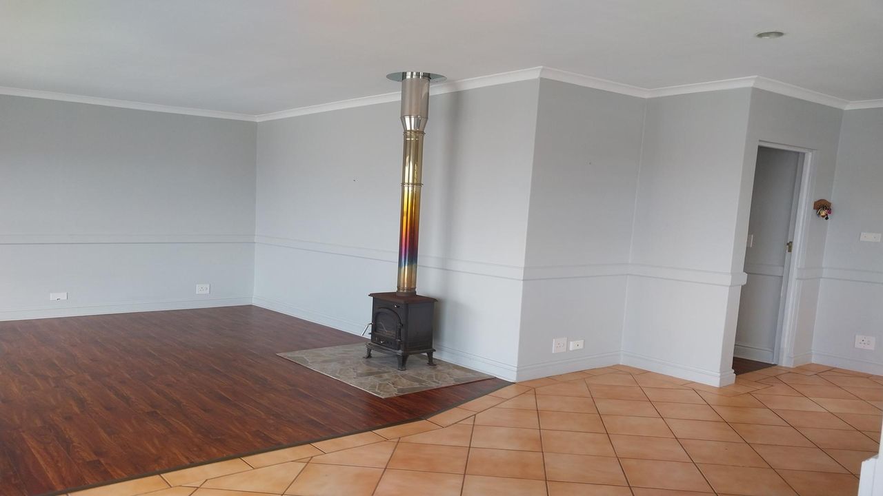 Photo 8 of 23