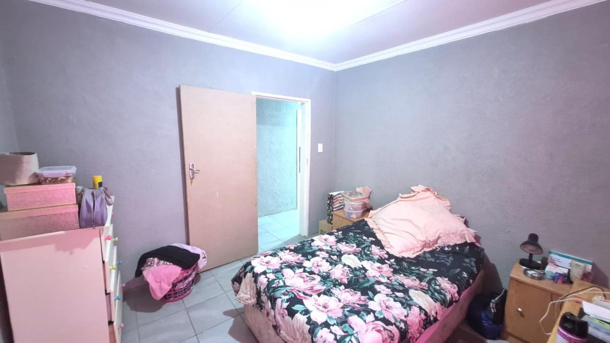 Photo 9 of 20