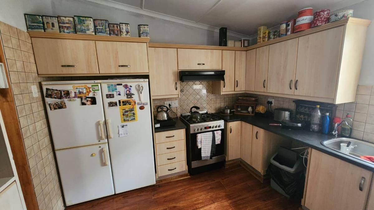 Photo 18 of 21