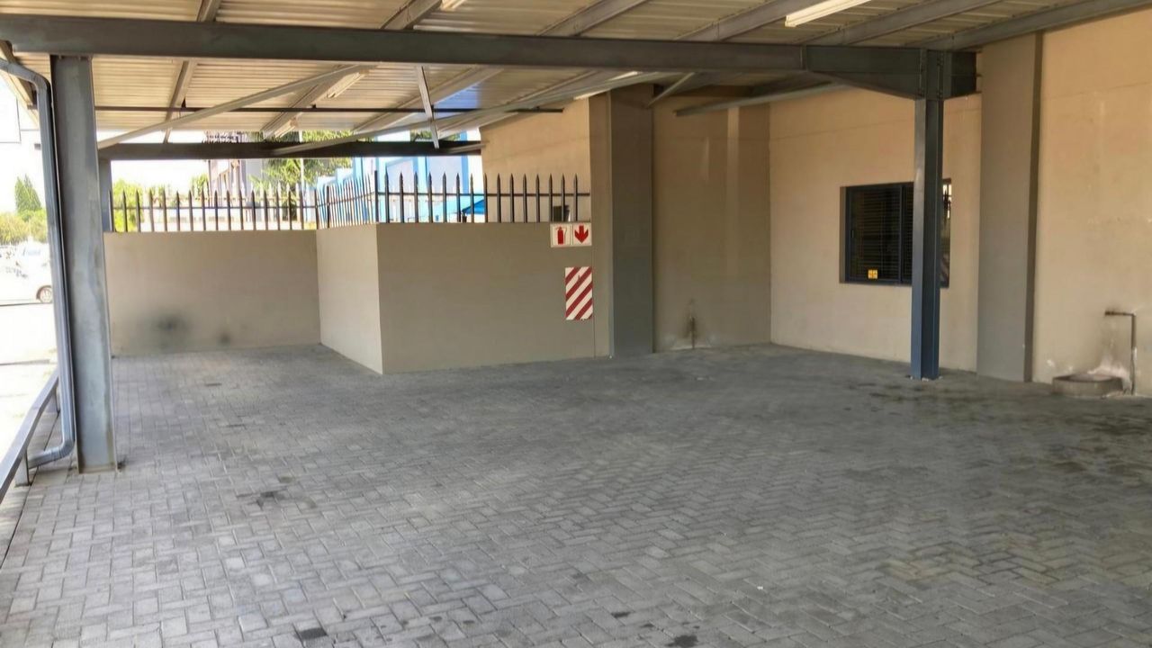 Photo 18 of 19