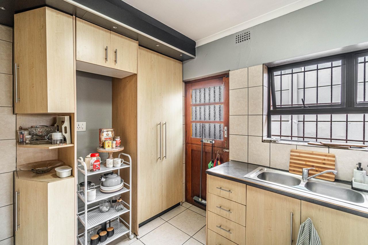 Photo of 3 Bedroom house for sale in Fairways, Cape Town