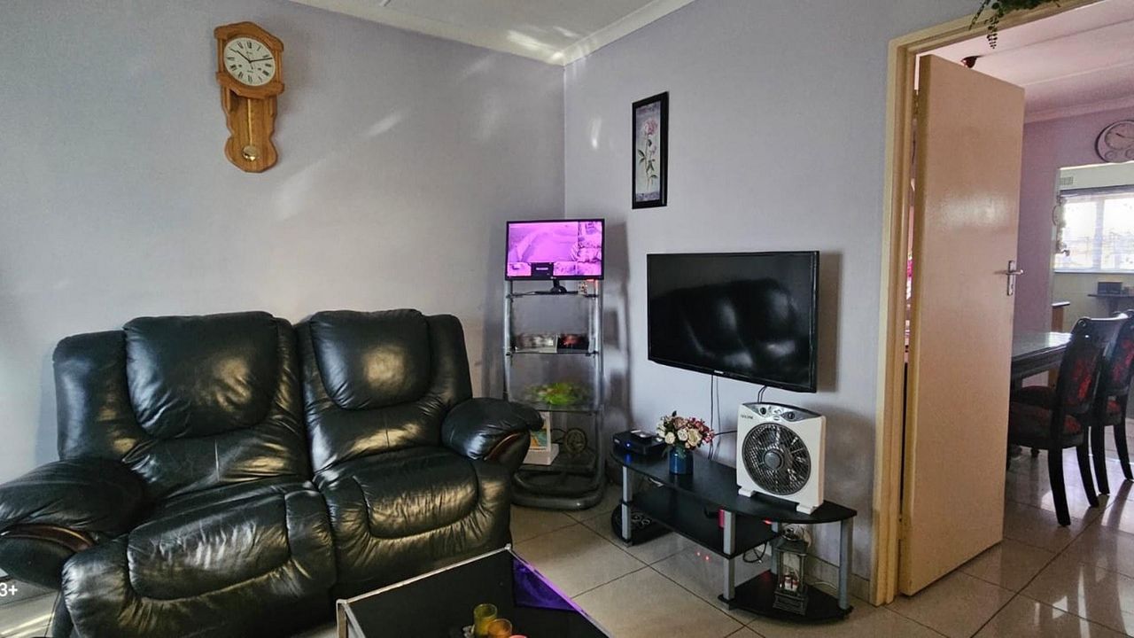 Photo 15 of 28