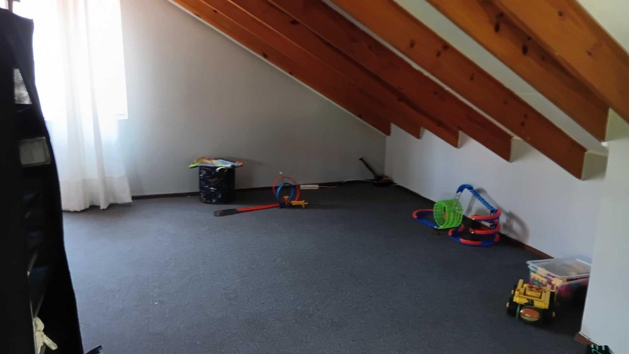 Photo 8 of 26