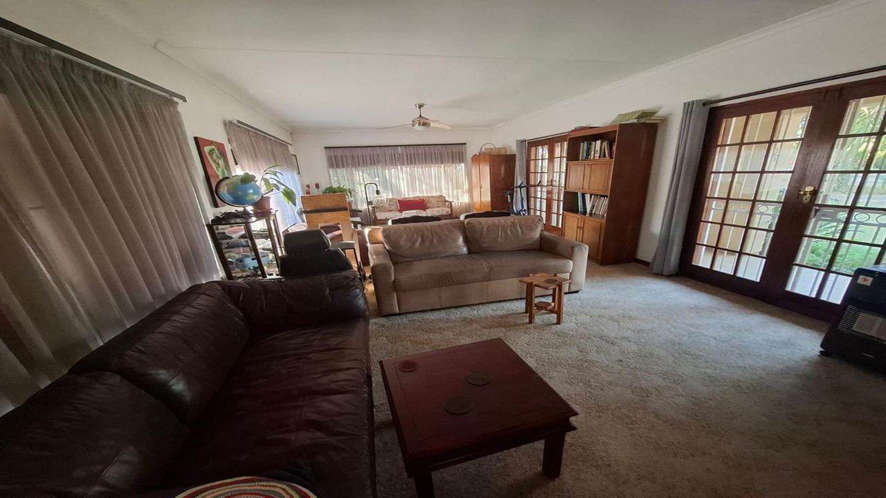 Photo 6 of 27