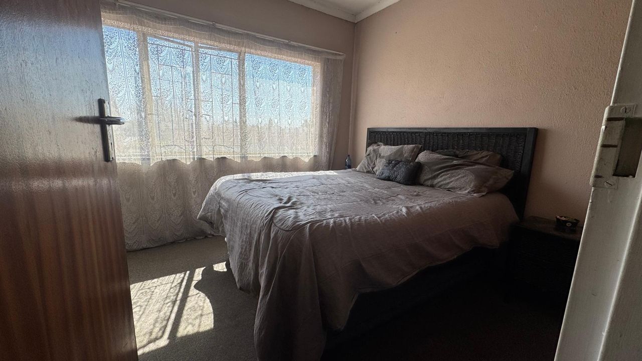 Photo 19 of 26