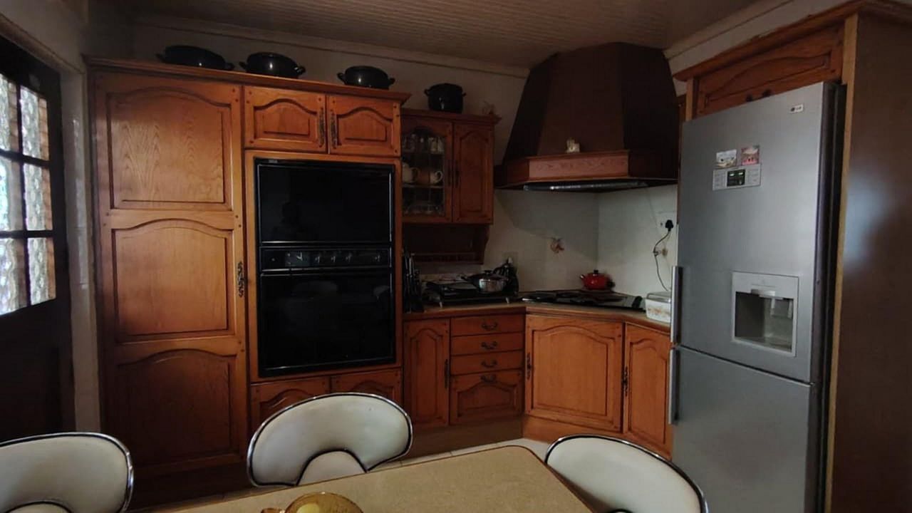 Photo 7 of 24