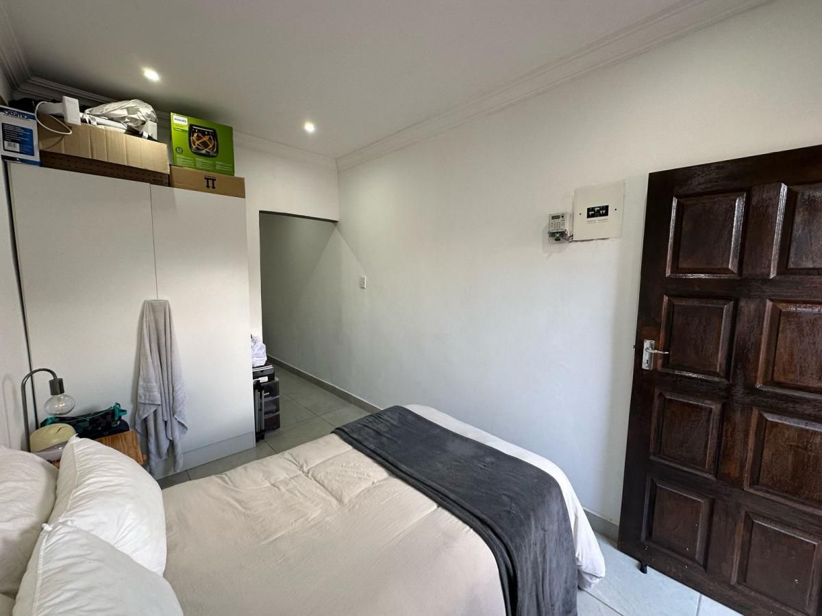Photo of 1 Bedroom flat rented in Langenhovenpark, Bloemfontein