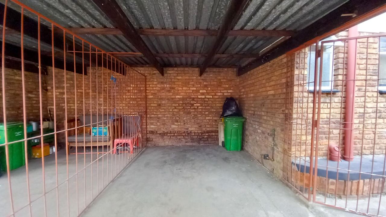 Photo 22 of 23