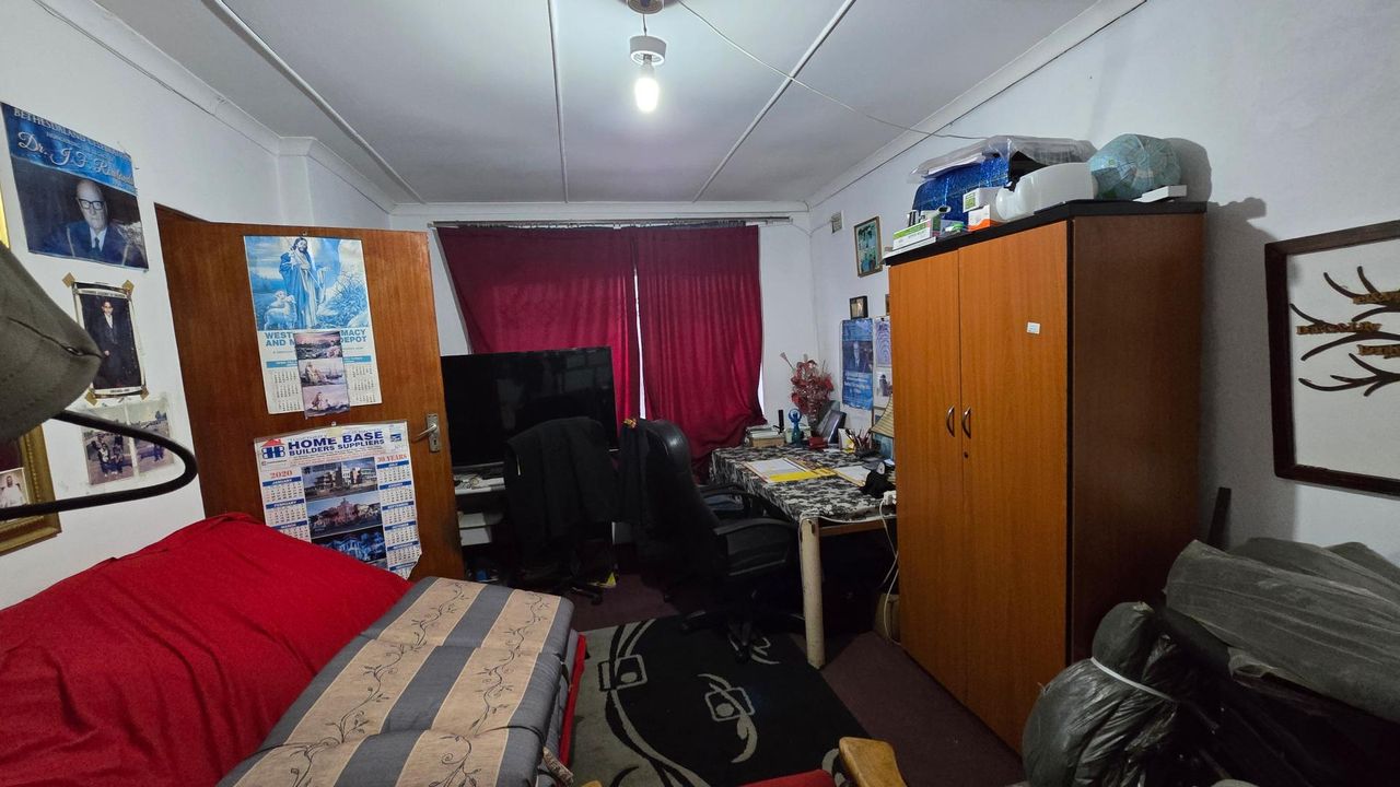 Photo 33 of 42
