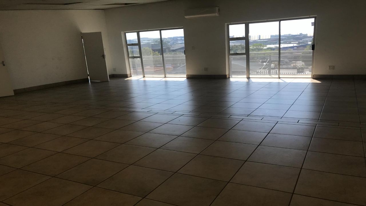 Photo 11 of 24