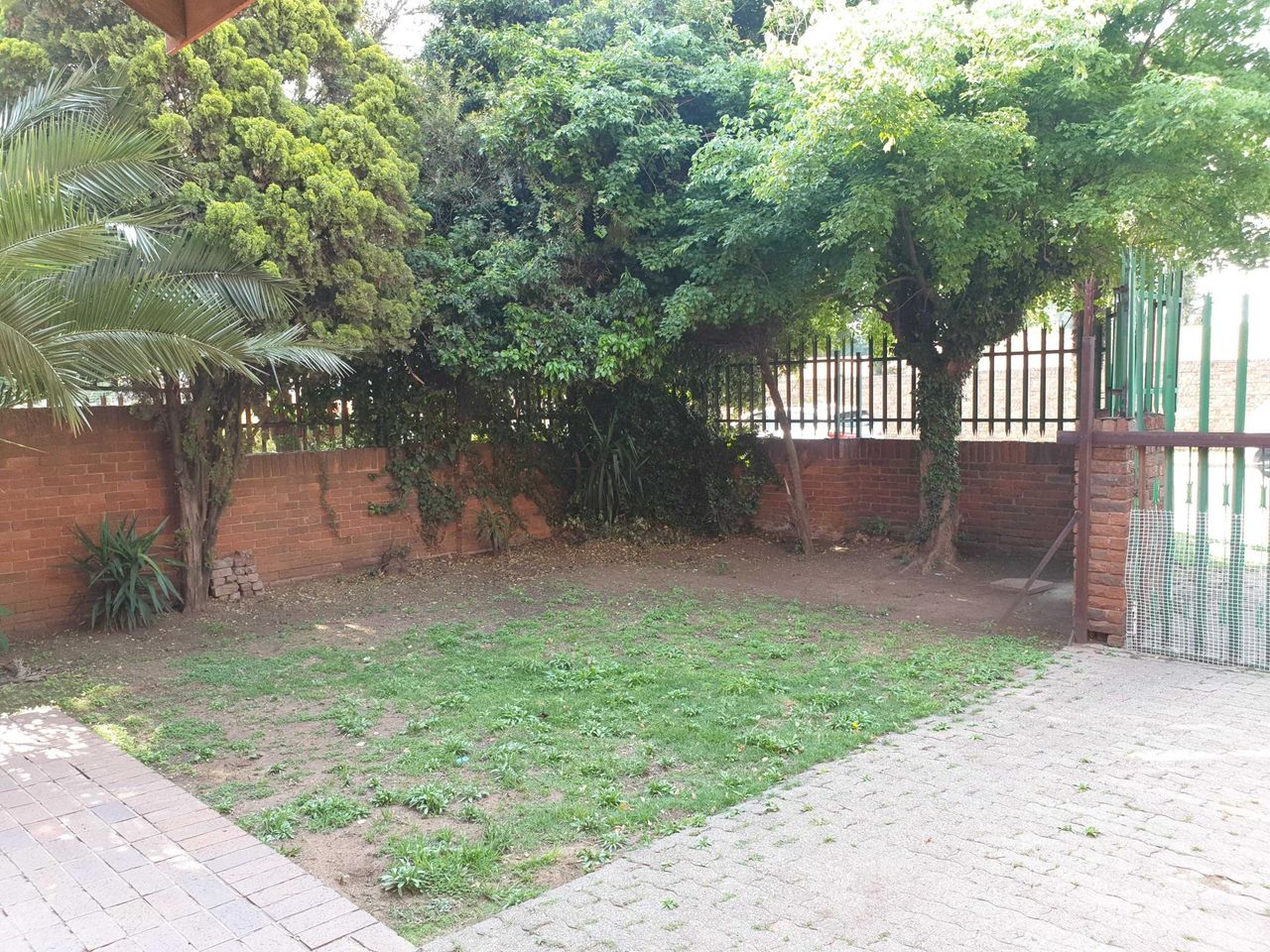 Photo 9 of 18