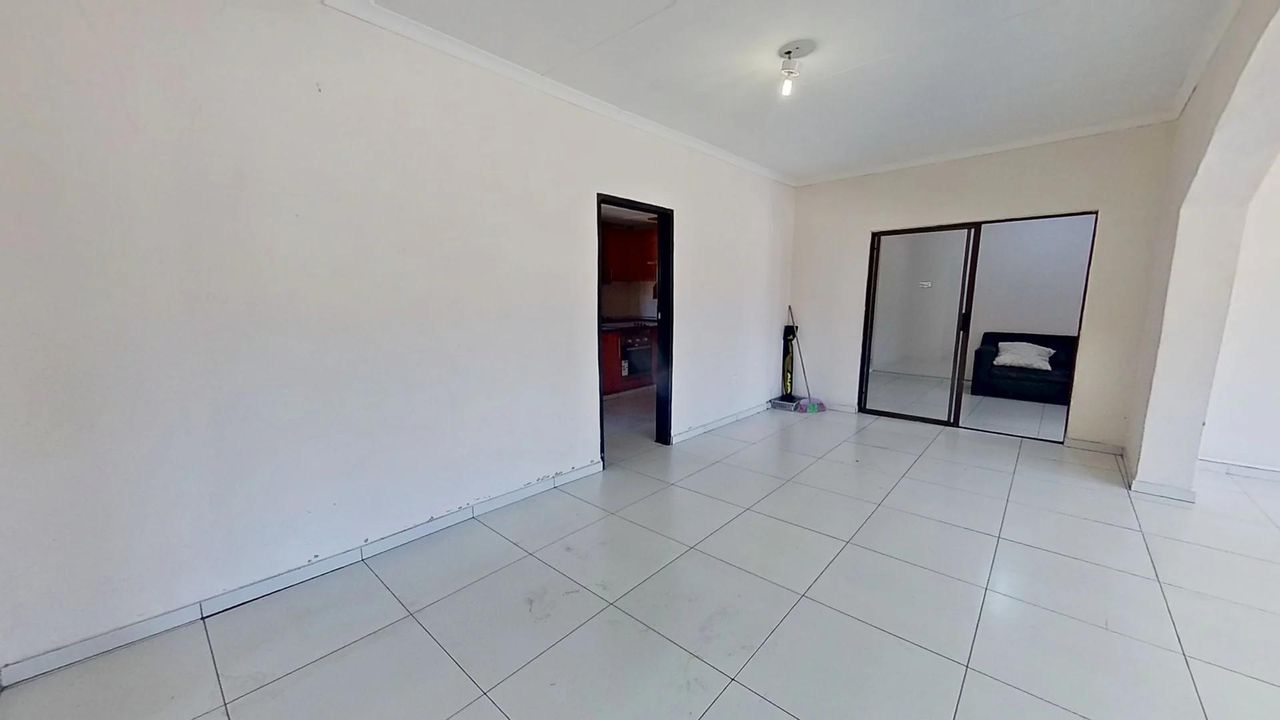 Photo 5 of 32