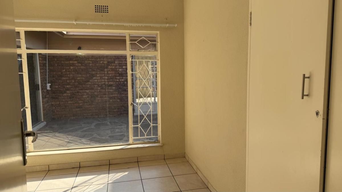 Photo of 6 Bedroom house for sale in Gholfsig, Middelburg