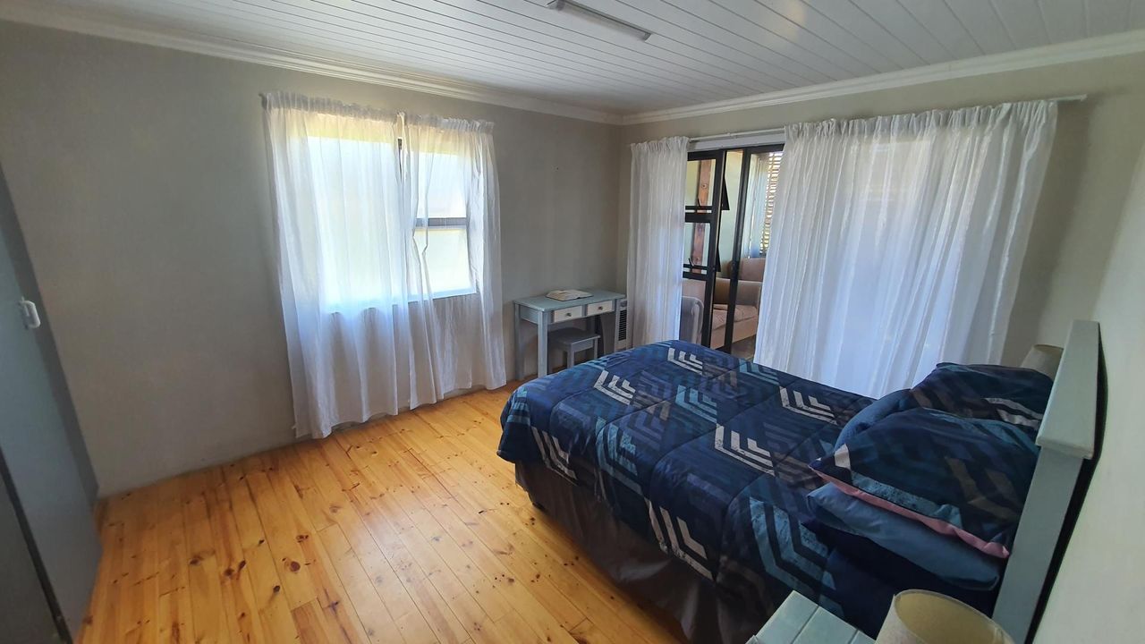 Photo 14 of 25