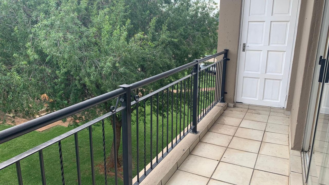 Photo 12 of 15