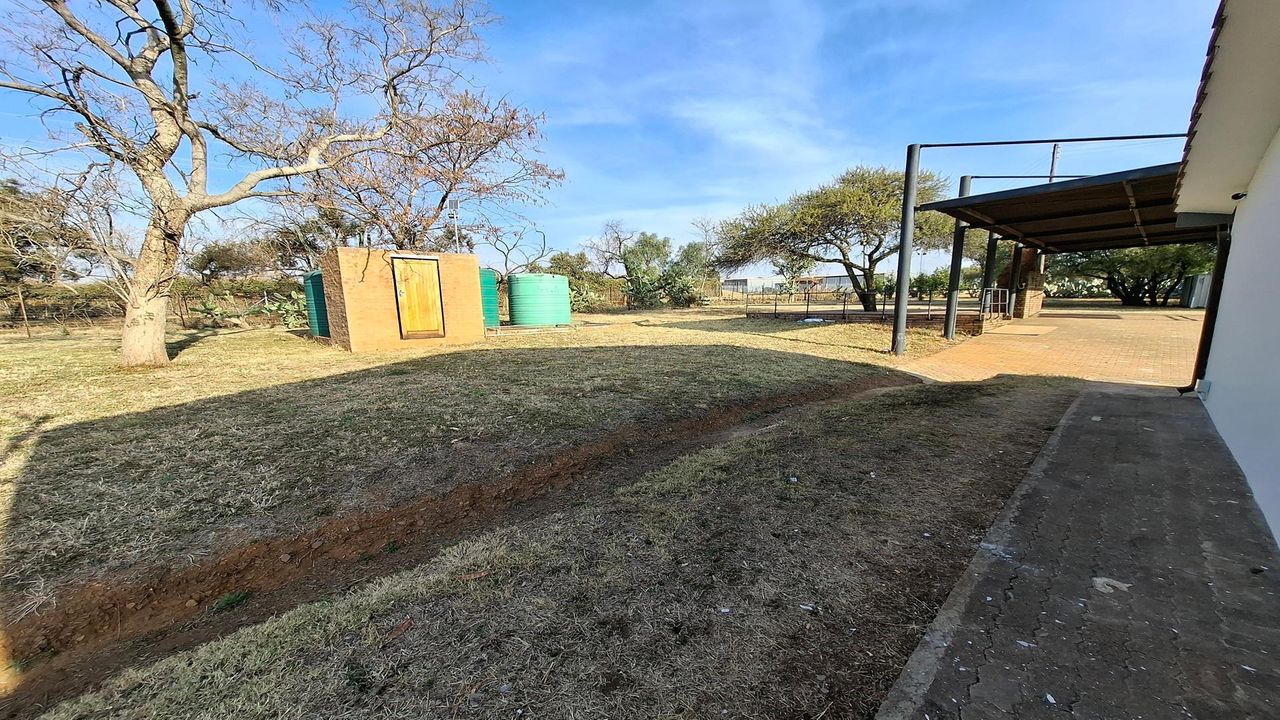 Photo 18 of 20