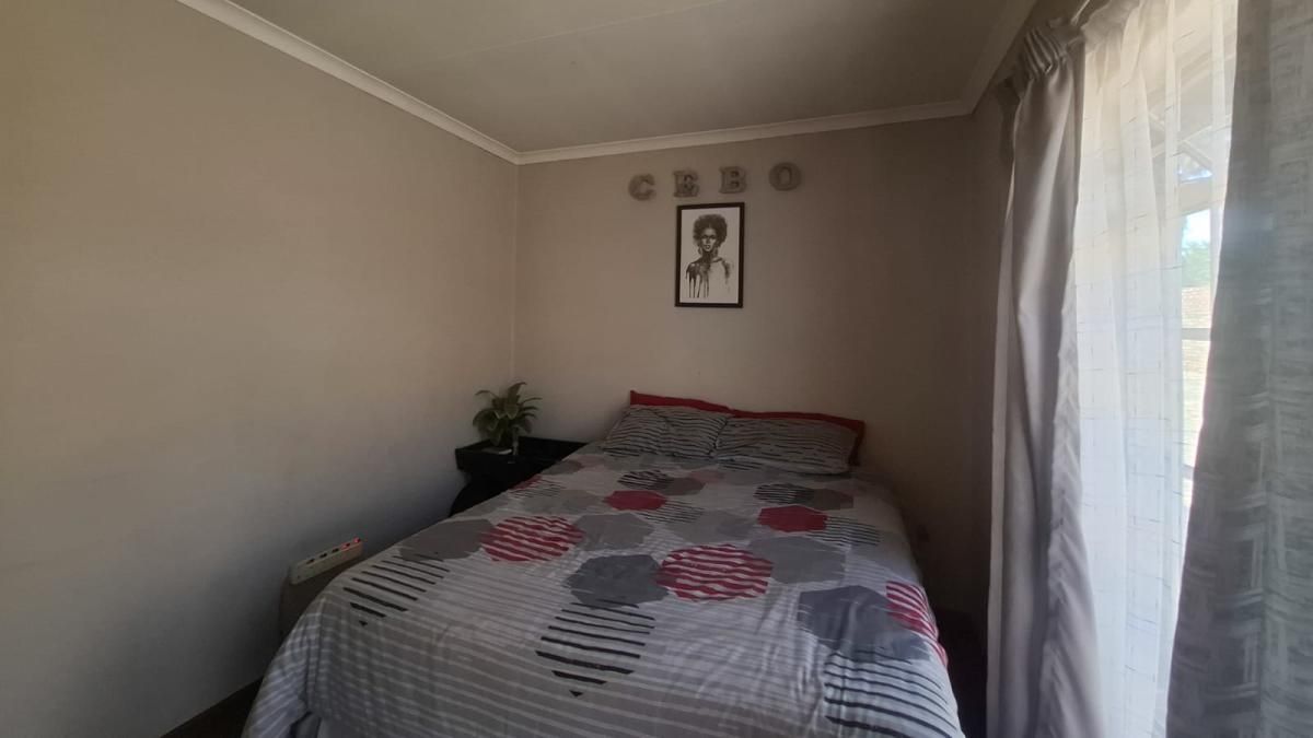 Photo 8 of 15
