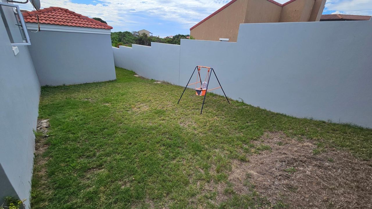 Photo 24 of 33