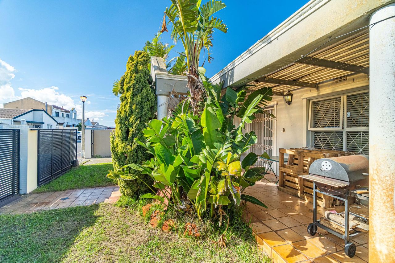 Photo of 2 Bedroom house for sale in Pelican Park, Cape Town