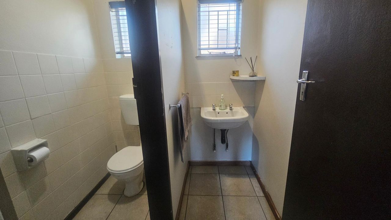 Photo 8 of 26