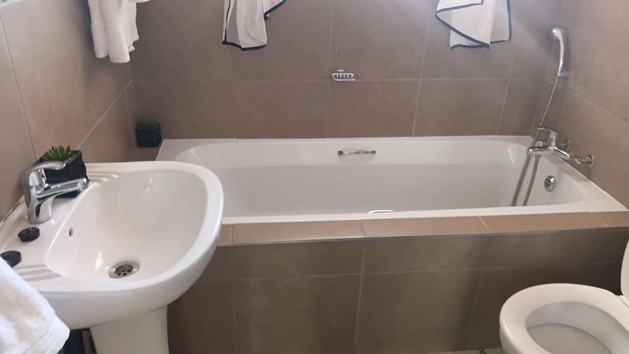 Photo 18 of 22