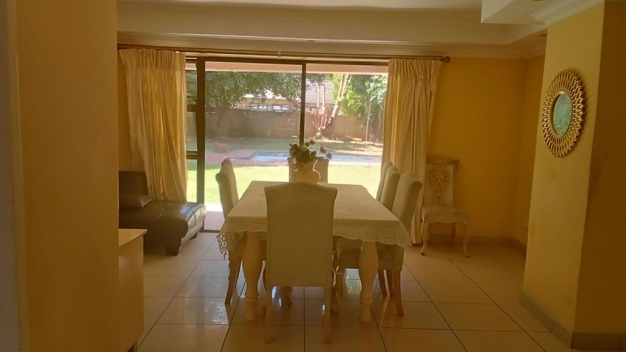 Photo 4 of 37