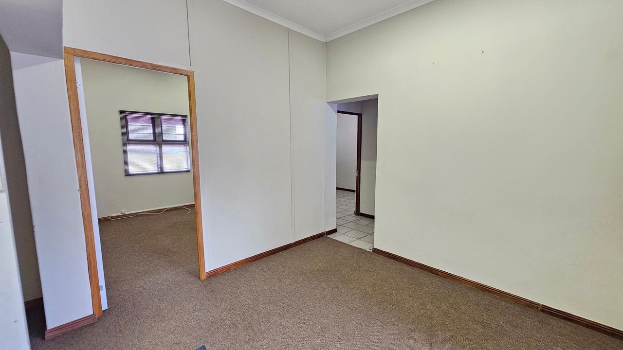 Photo 14 of 22