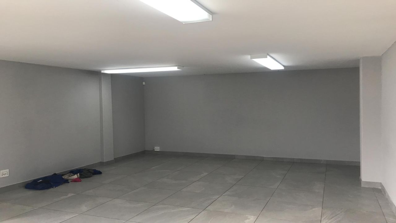 Photo 7 of 25